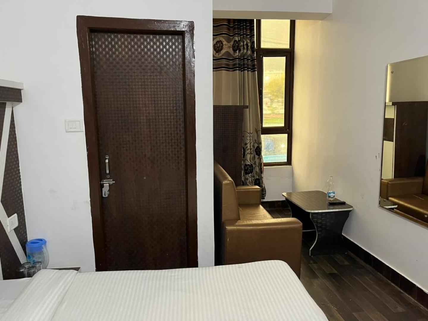 Hotel Lords Paradise Katra  Esterno foto